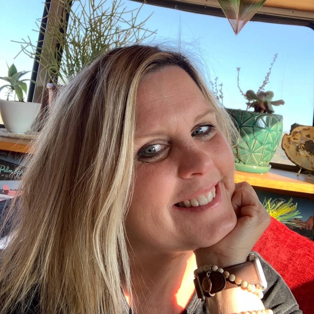 Meet your Posher, J. Elizabeth